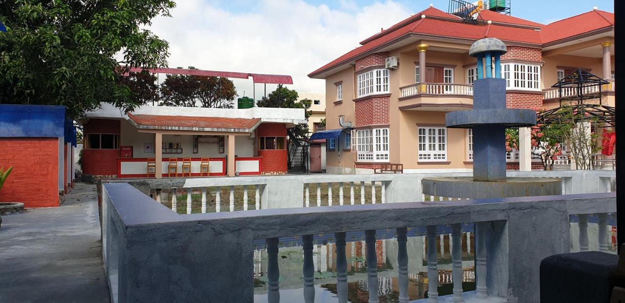 London House Resort บิรัทนาการ์ ภายนอก รูปภาพ